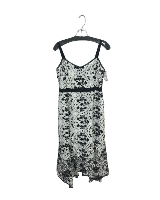 NANETTE LEPORE Black & White Floral Lace Dress (Size 8)