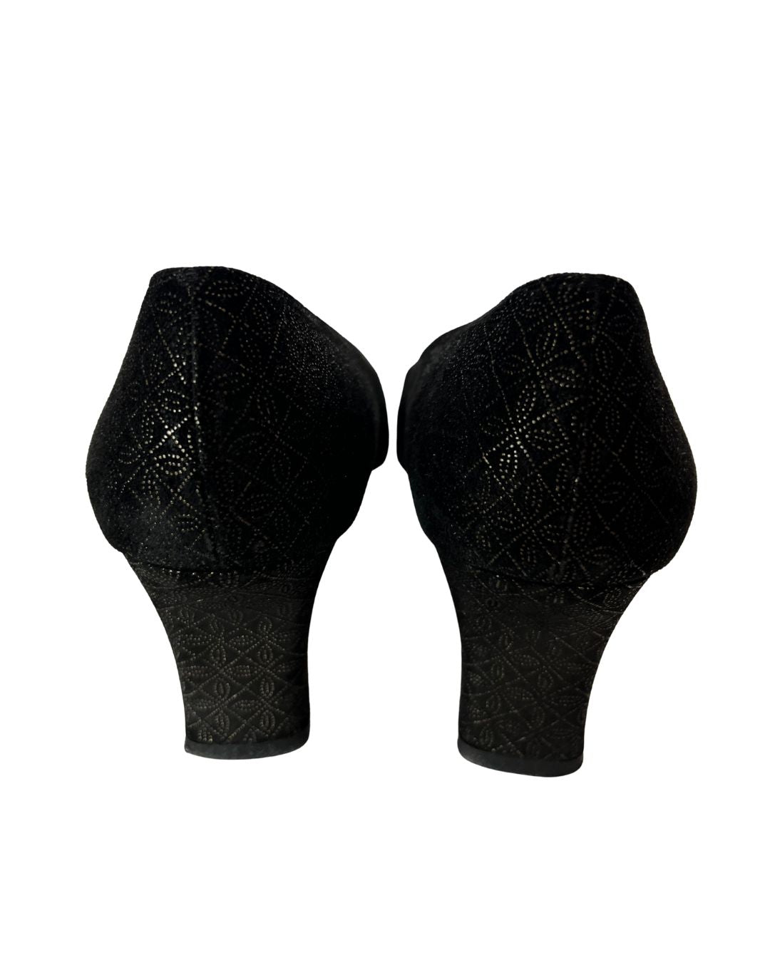 FERRAGAMO Black and Gold Pumps (Size 7.5)