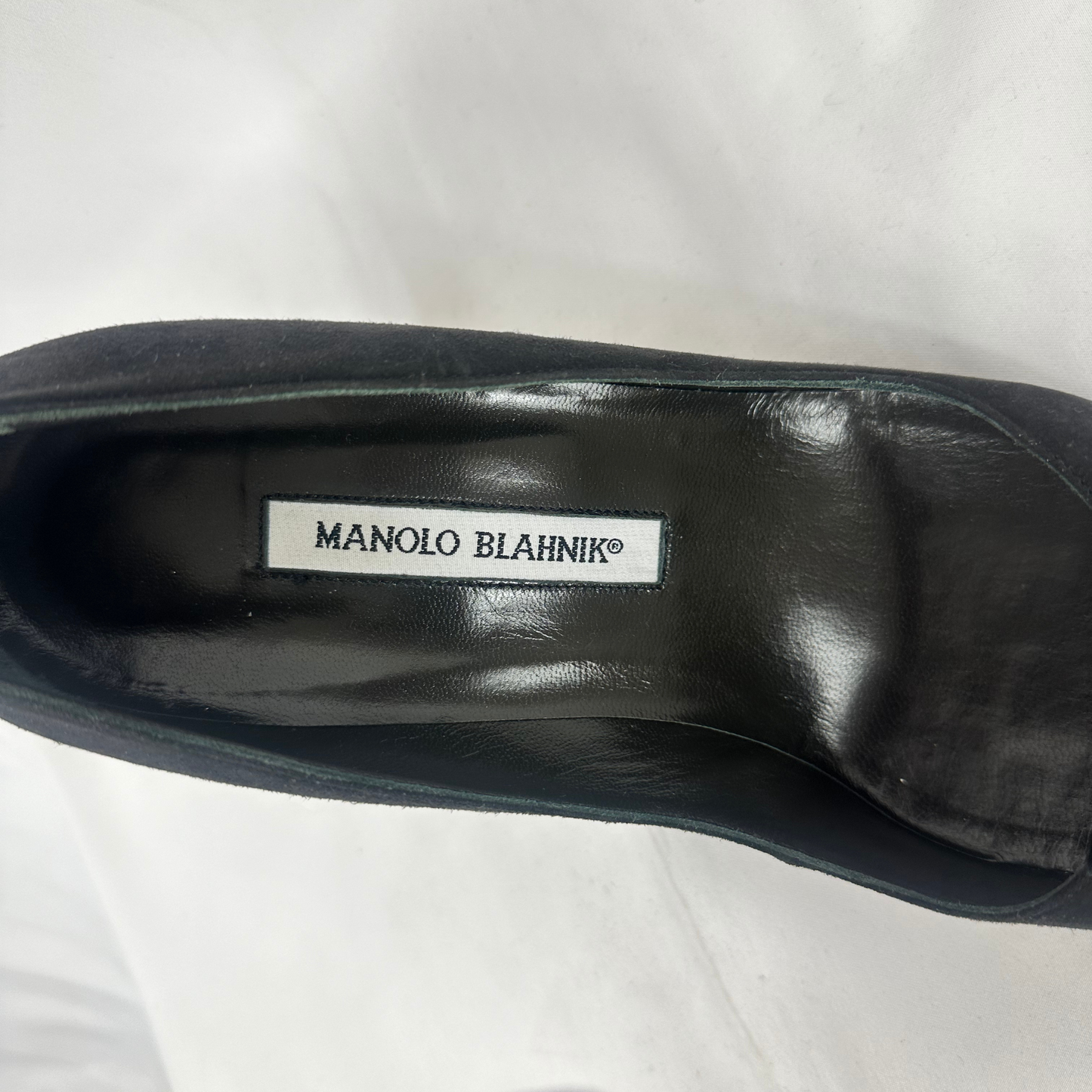 MANOLO BLAHNIK Pointed Toe Heels