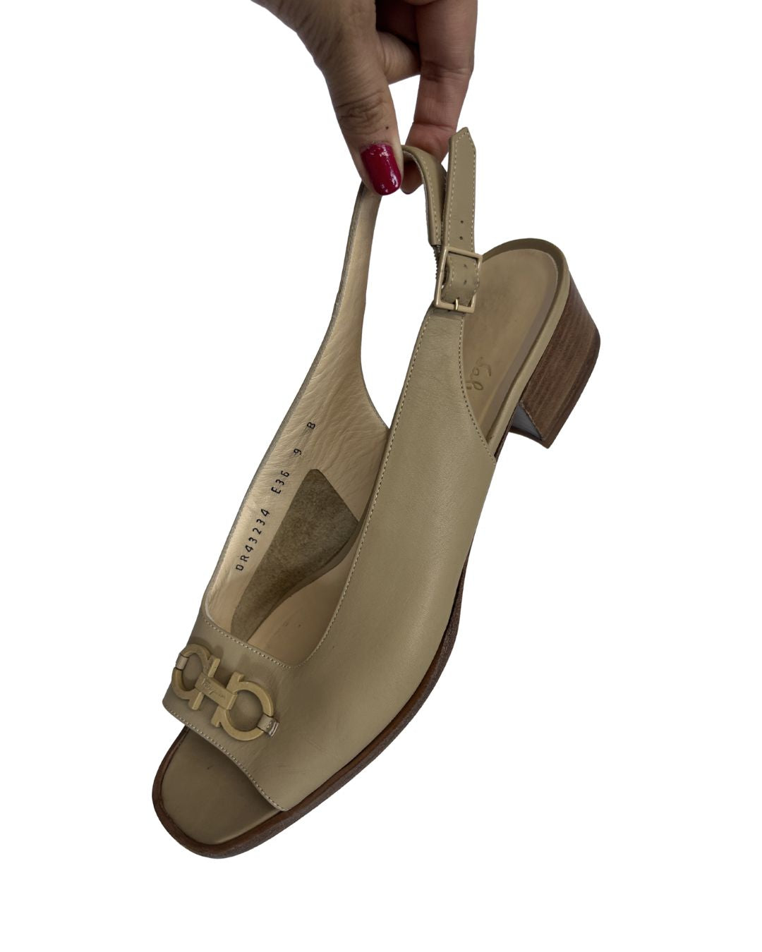 SALVATORE FERRAGAMO Beige Leather Slingback Heels (Size 9)