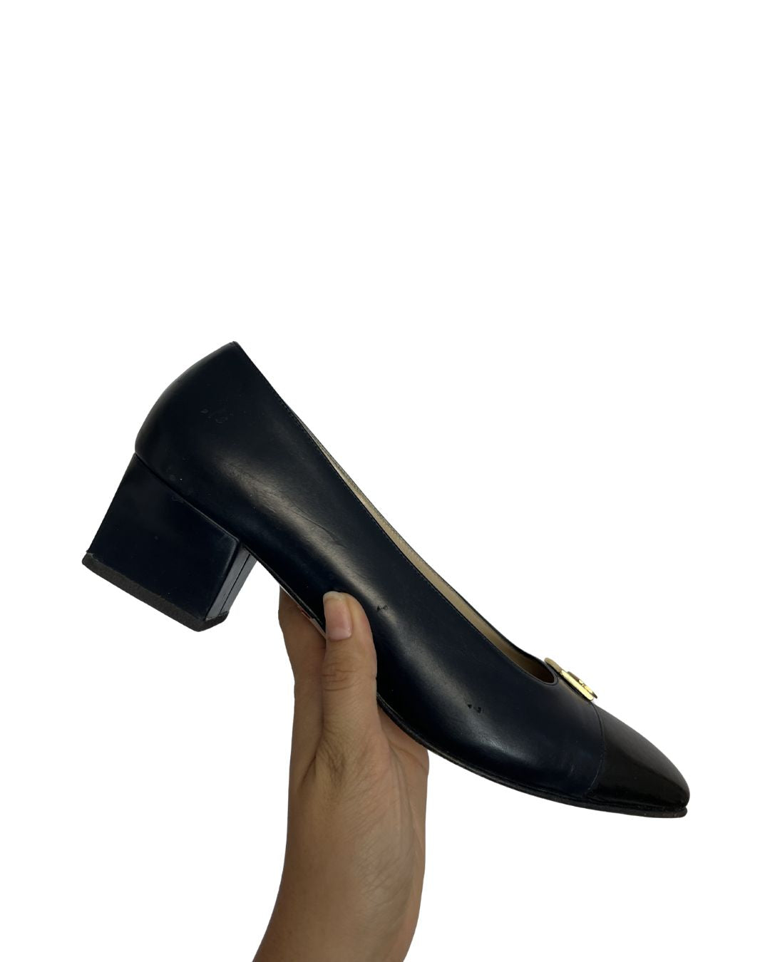 FERRAGAMO Vintage Classic Black Leather Pumps