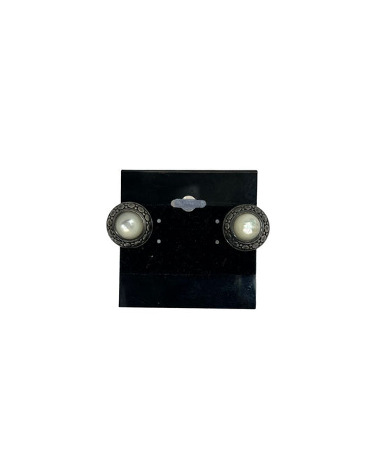 JOHN HARDY White Stone Earrings