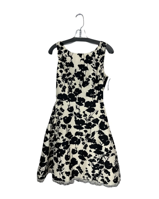 OSCAR DE LA RENTA Black & White Floral Print Dress (Size 8)